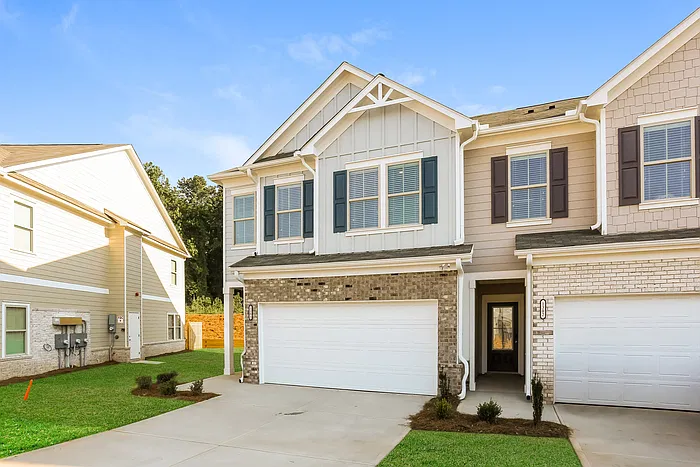 3 bed, 2.5 bath, 1833 sqft, $2,585 — Photo 3