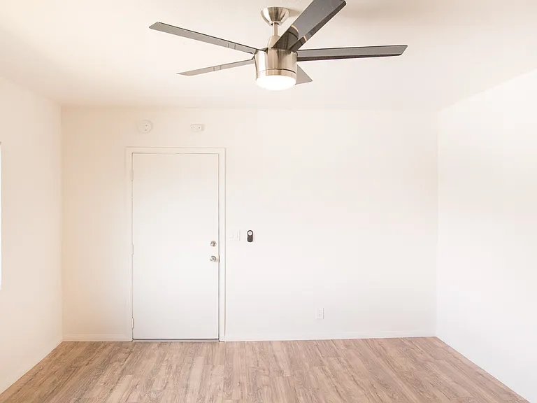 Upgraded 2 Bedroom/ 1 Bath Located in the Mount Hope Neighborhood of San Diego! — Photo 8