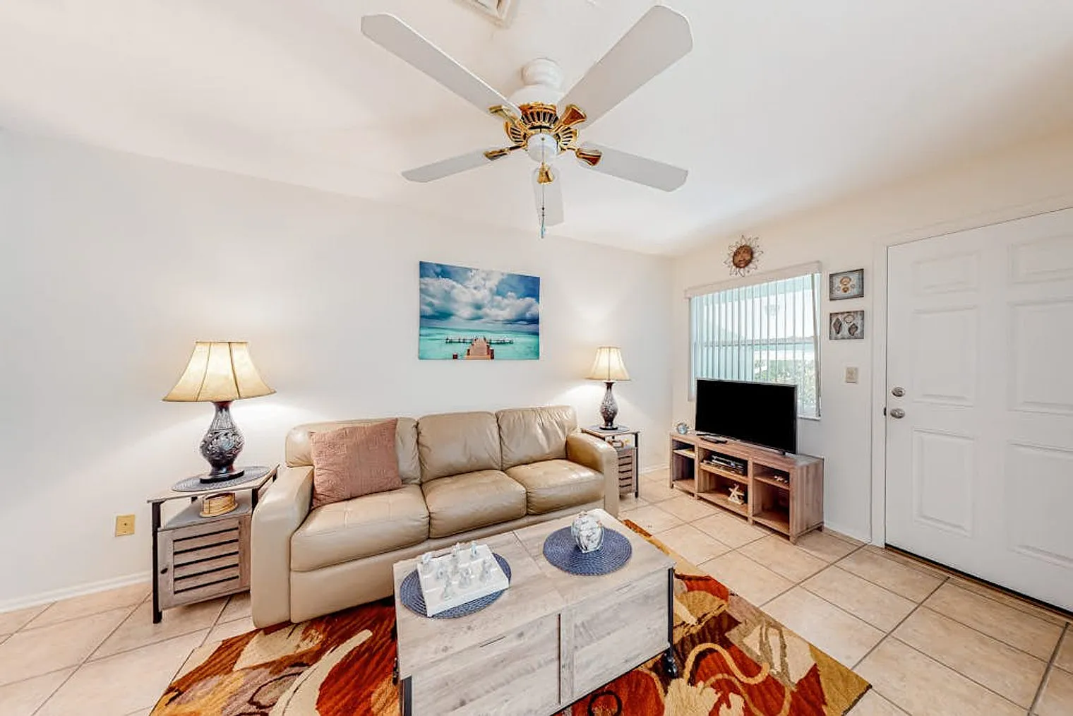 1 bed, 1.0 bath, 581 sqft, $2,848 — Photo 2