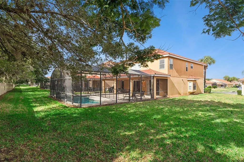 6 bed, 5.5 bath, 2771 sqft, $4,100 — Photo 3