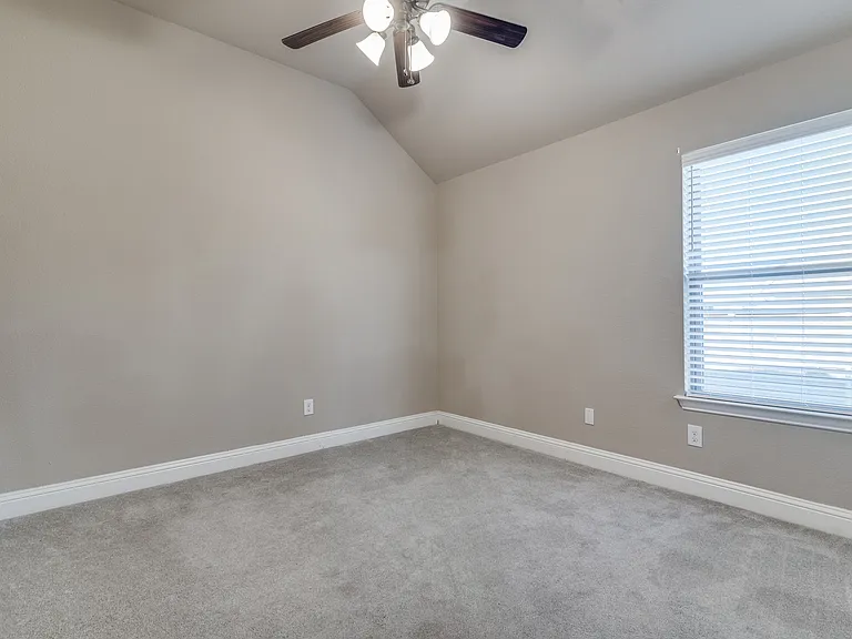 1631 Veneto Dr — Photo 17