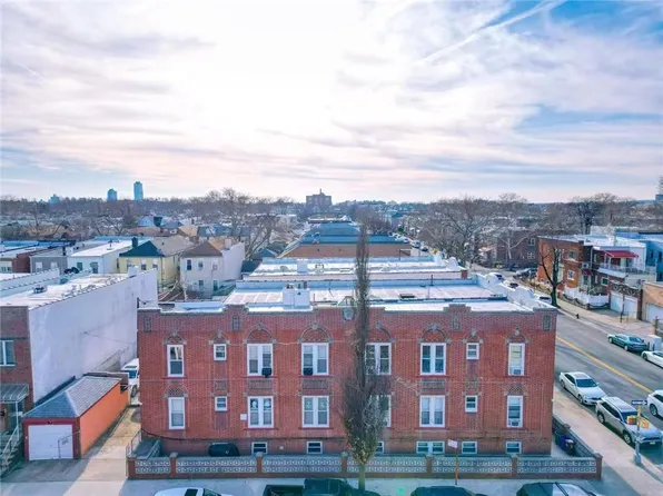 7005 19th Ave, Brooklyn, NY 11204