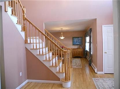 5th image of 4 Thornwood Ct