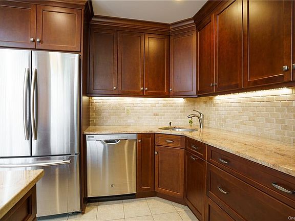5th image of 27 Somerset Dr APT 13L