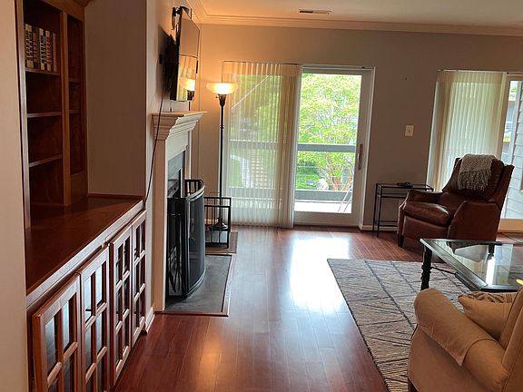 3rd image of 4 Spa Creek Lndg Unit B2