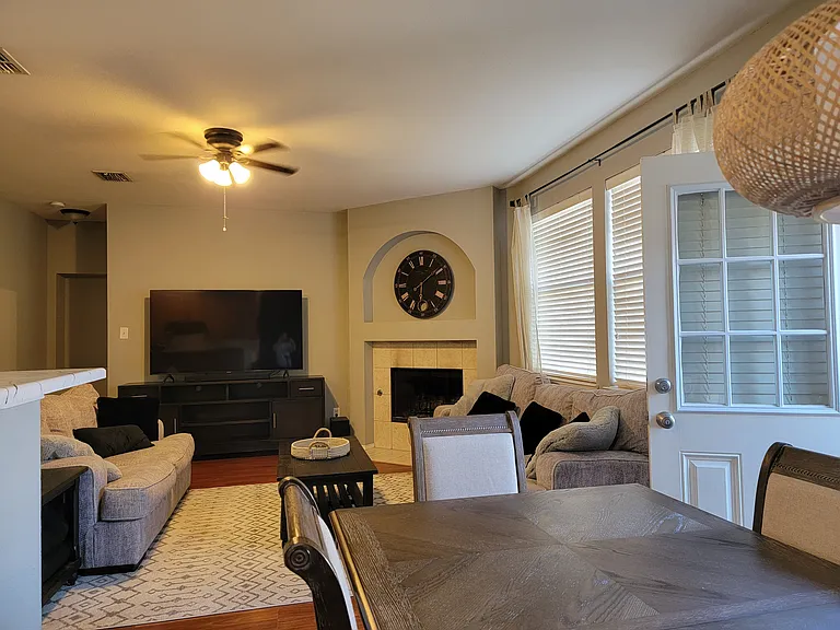 3132 Deleon Dr — Photo 7