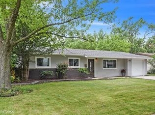 7068 Meadowbrook Ln, Hanover Park, IL 60133