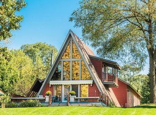 633 Lake Shore Blvd, Wauconda, IL 60084