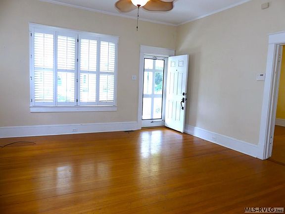 3rd image of 808 Jackson St
