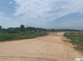 195 Oriente Dr, Pleasanton, TX 78064