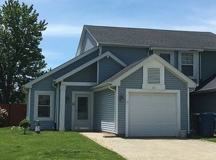 13 Yardley Ct, Glendale Heights, IL