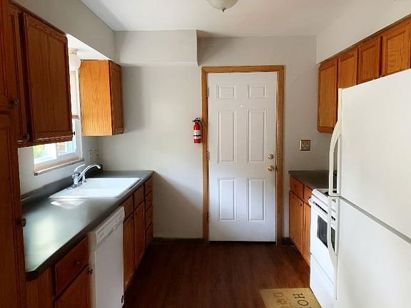 2nd image of 153 Broadmeadows Blvd