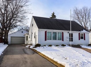 2014 8th St N, Fargo, ND 58102
