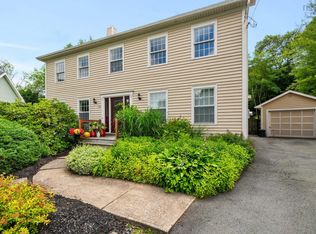 10 Mount Royal Ct, Halifax, NS B3A 4R5