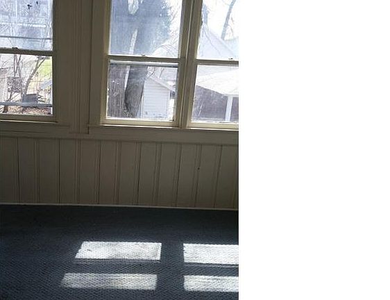 3rd image of 1235 Benton St