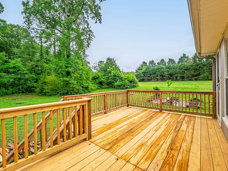 1825 Rozwood Dr — Photo 29