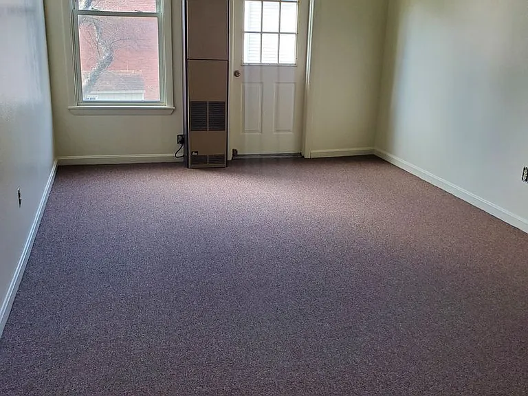 164 Roxbury St — Photo 5
