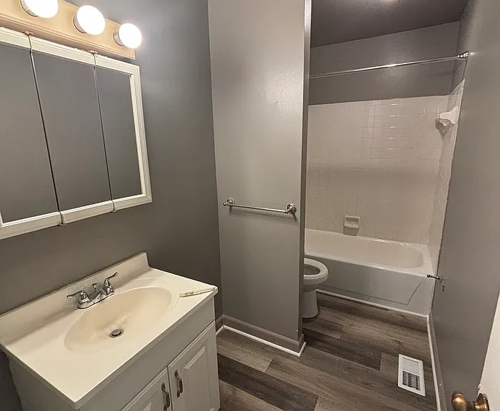 823 Showell Ct — Photo 11