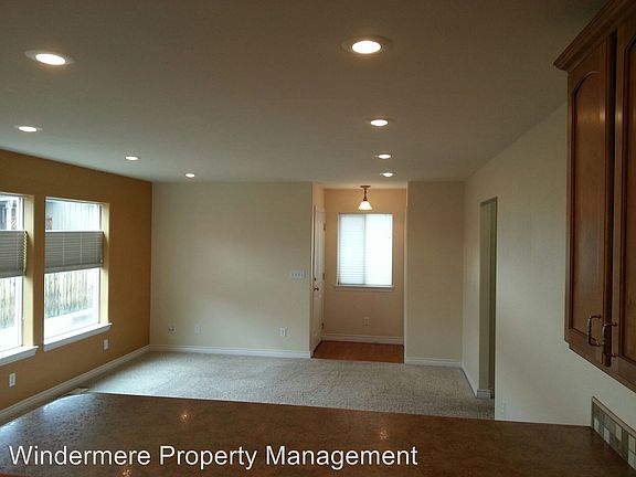 5th image of 1011 S 4th Ave #B
