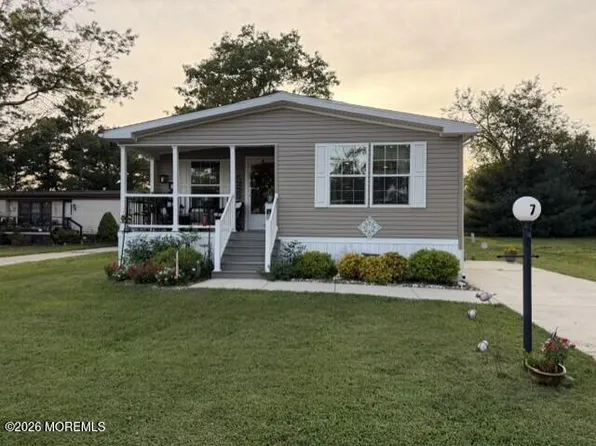 7 Susan Drive, Barnegat, NJ 08005