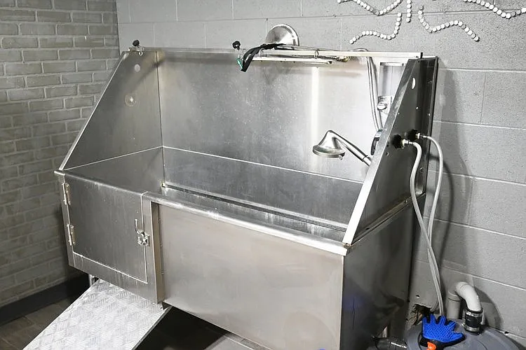 Dog washing station at Kearney Apartment Homes.
