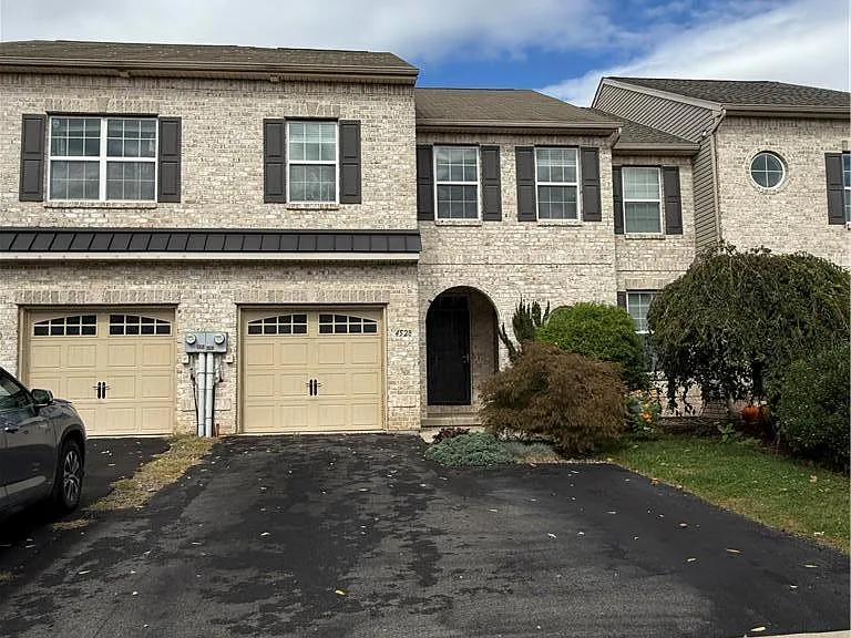 4528 Bellflower Way — Photo 1