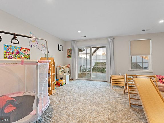 4th image of 252 Freedom Way
