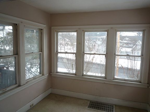 4th image of 1878 Newton St