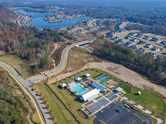 4th image of 2104 Butler St