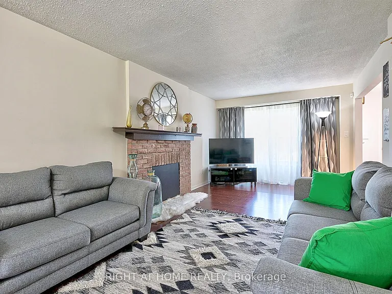 4224 Trapper Cres — Photo 5