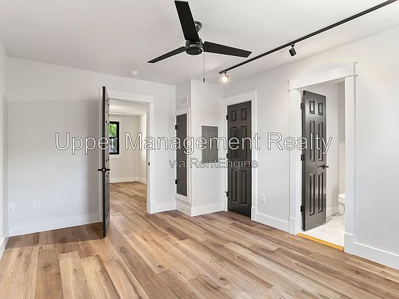 5th image of 4421 Burgundy St #204