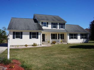 332 Lamplight Ln, Lewisburg, PA 17837