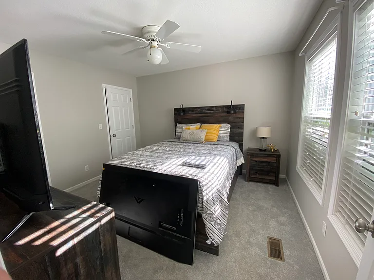 57 Arrowhead Beach Rd — Photo 7