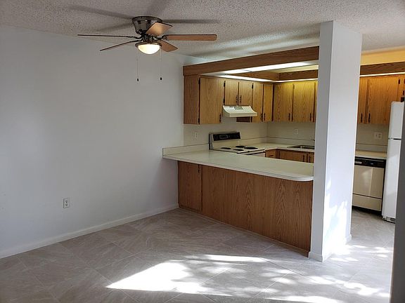 4th image of 1170 6th Ave