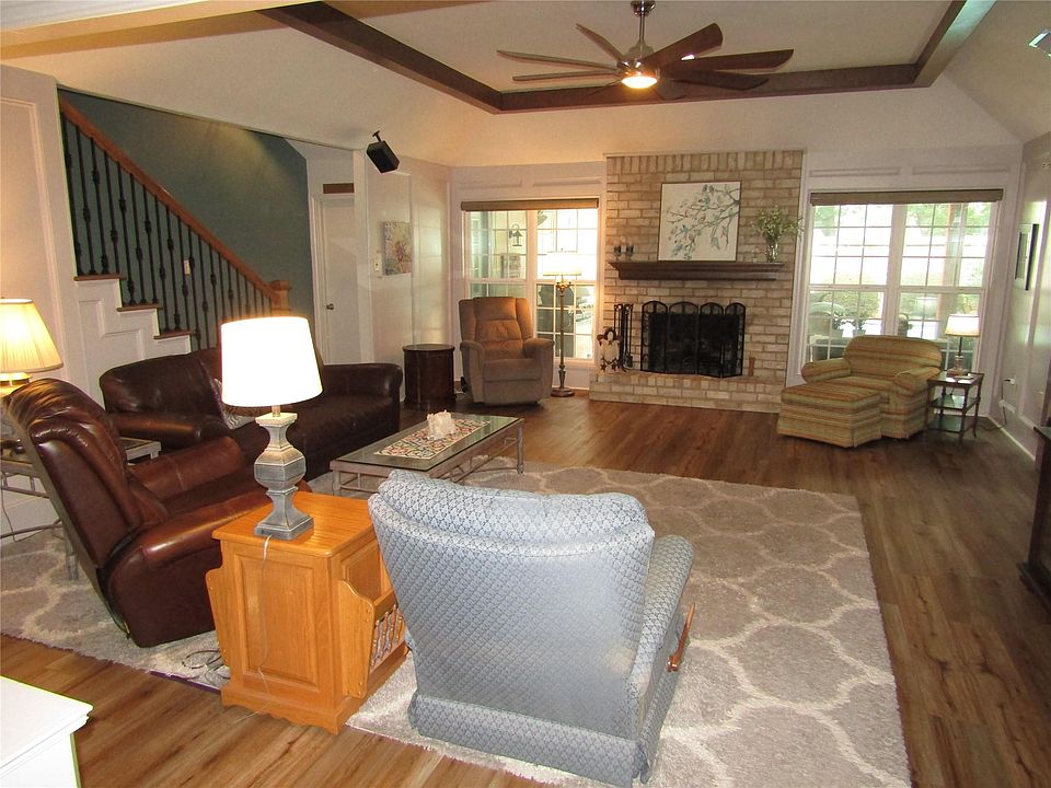 1st image of 12139 Glenway Dr