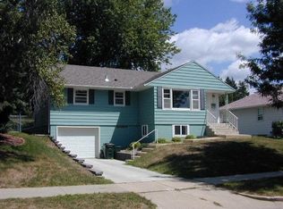 1432 13th Ave NW, Rochester, MN 55901