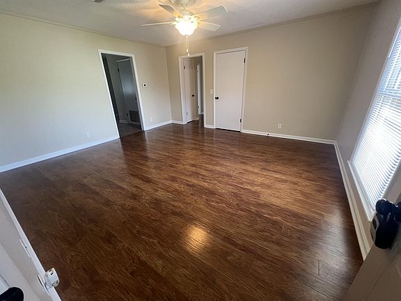 4th image of 1417 Hillwood Dr APT 3