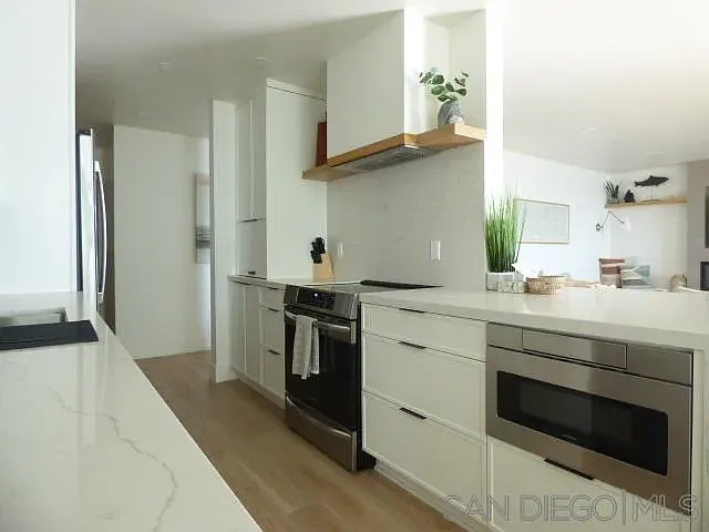 909 Coast Blvd #17 — Photo 18