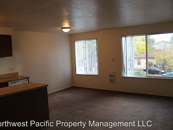 4th image of 4065 Earle Ave NE APT D
