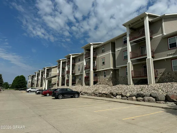 4600 S Washington St APT 316, Grand Forks, ND 58201