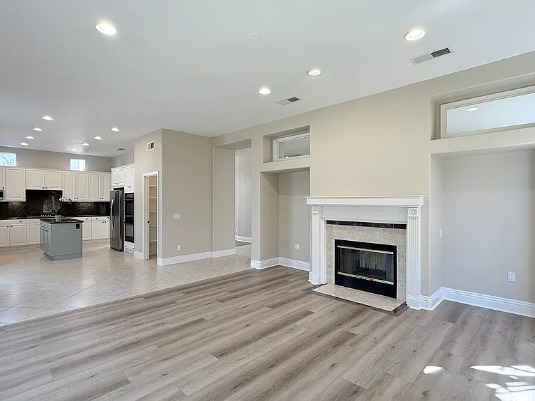10570 Gaylemont Ln — Photo 4