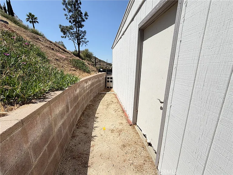 22895 Skylink Dr — Photo 16