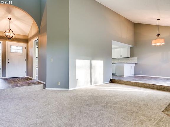 3rd image of 5624 NE Farmcrest St