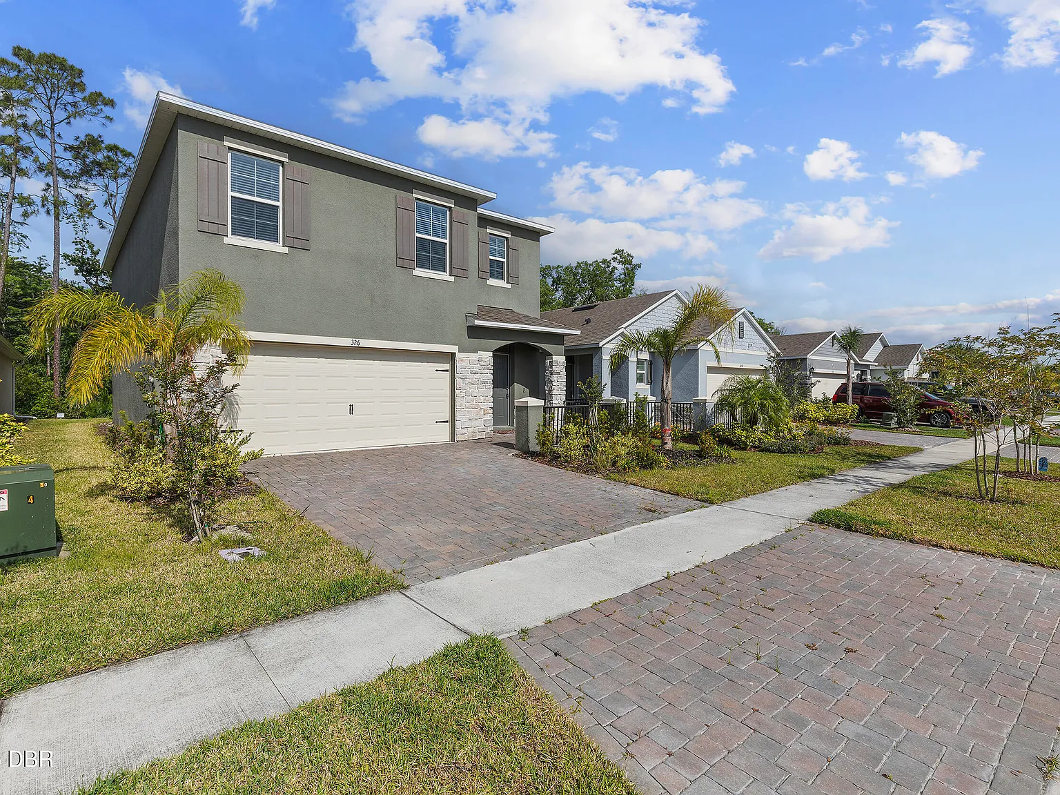 3 bed, 2.0 bath, 2508 sqft, $2,495 — Photo 2