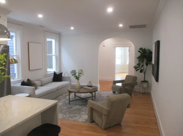 643 Watertown St Floor 2, Newtonville, MA 02460