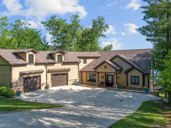 5311 S Poplar Dr, Columbus, IN 47201