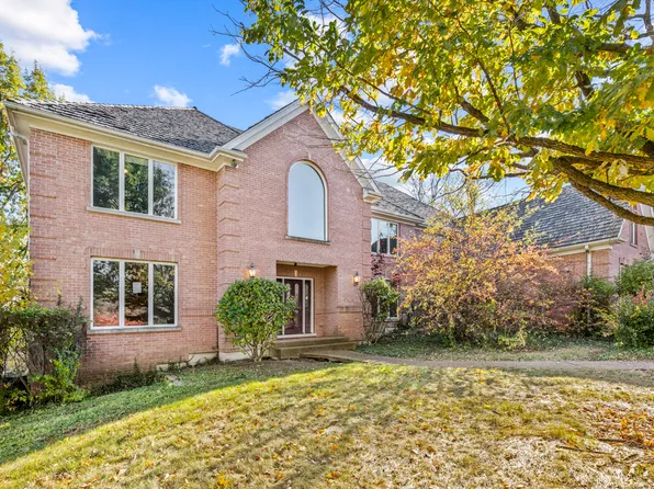 28159 Gray Barn Ln, Lake Barrington, IL 60010