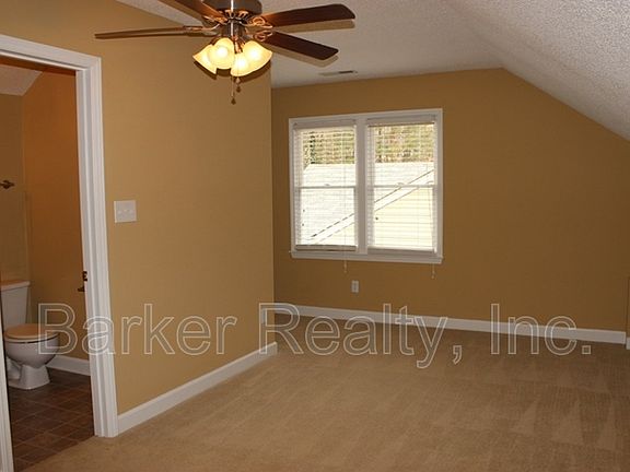 5th image of 905 Oakwater Dr
