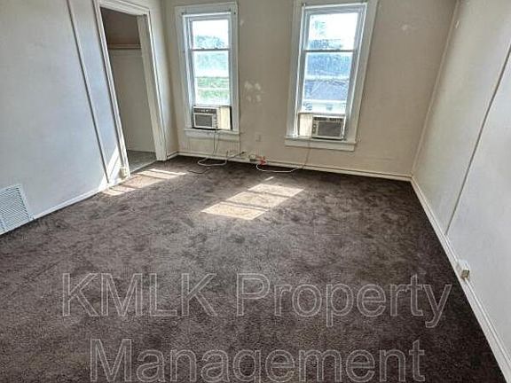 4th image of 317 1/5 Torrey St