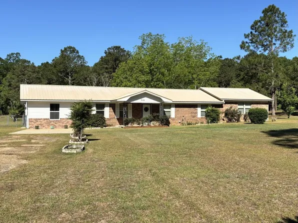 712 S Broad St, Cowarts, AL 36321